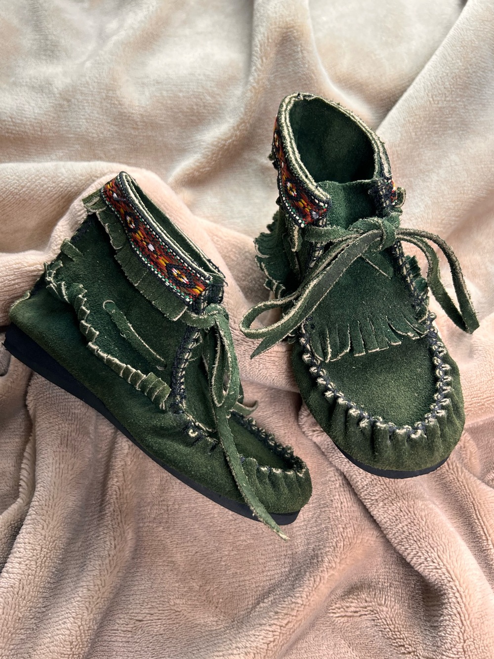 VINTAGE Forest Green Fringe Trim Native-Style Moccasin Boots